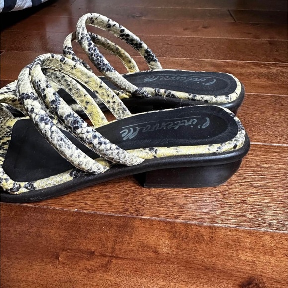 L’intervalle snake skin print sandals 37 - Picture 3 of 4